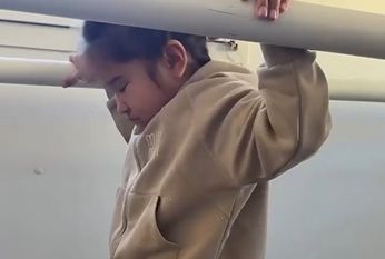 Пострадавшая в ДТП с автобусом девочка делает первые шаги на протезах