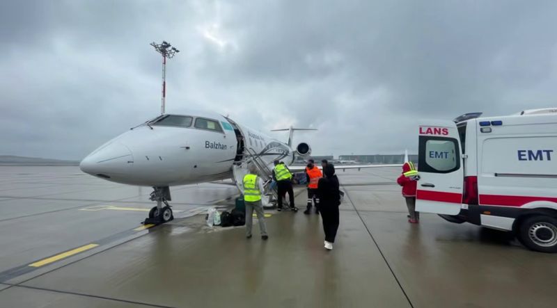 Казахстанца с инсультом экстренно доставили из Вьетнама в Астану