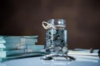 Пенсии, пособия и МРП: как изменится жизнь казахстанцев в 2026 году