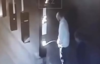 В Актобе пьяный мужчина справил нужду рядом с мечетью