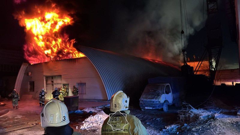 Склад ночью тушили в Шымкенте