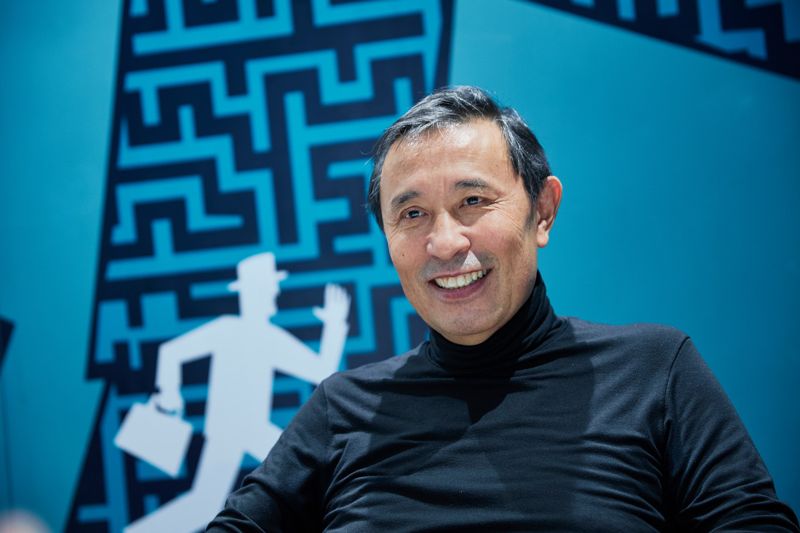 С кем он только не бодался: кинокритик раскритиковал Ермека Турсунова за отъезд из страны