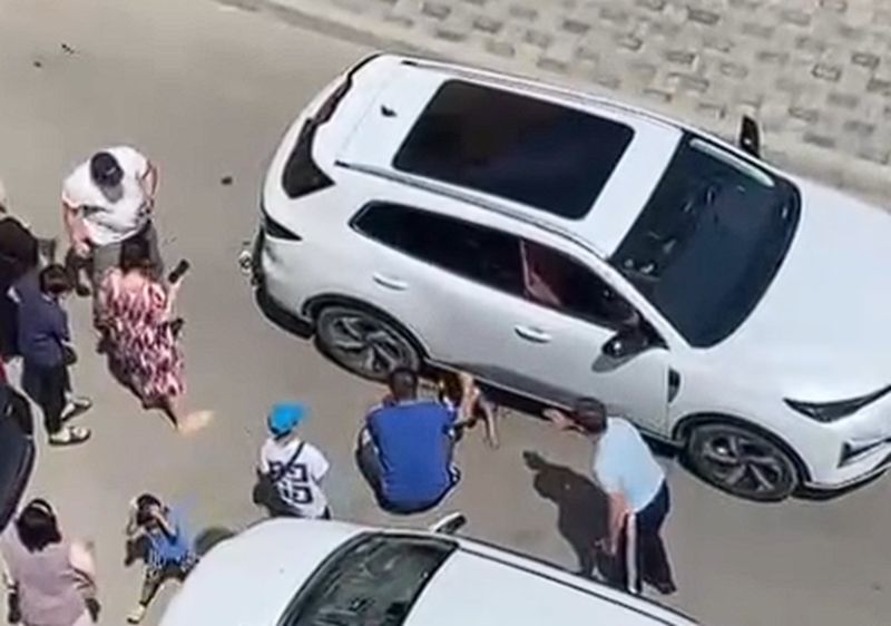 Семилетнего мальчика сбили во дворе ЖК Алем Сити-3 в Алматы