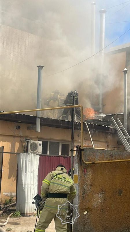 Два человека пострадали во время взрыва кислородного баллона в одном из магазинов Актобе