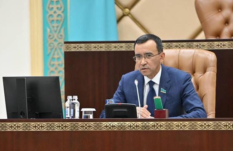 "Смешно слушать": Ашимбаев прокомментировал предложения об однопалатном парламенте