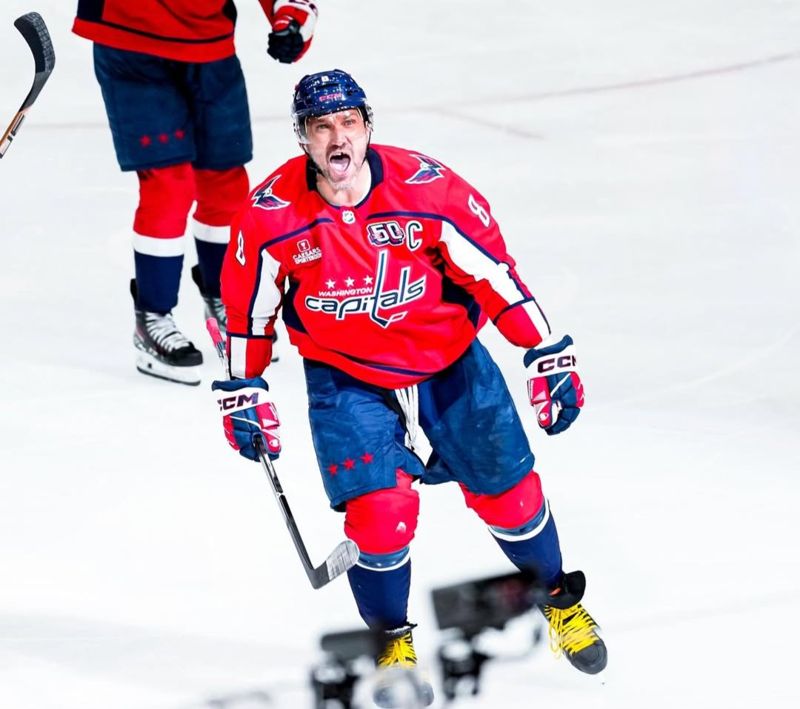 Дубль Овечкина принёс "Вашингтону" победу в овертайме на старте Кубка Стэнли