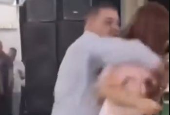 Мужчина избил женщину во время её выступления в Туркестанской области