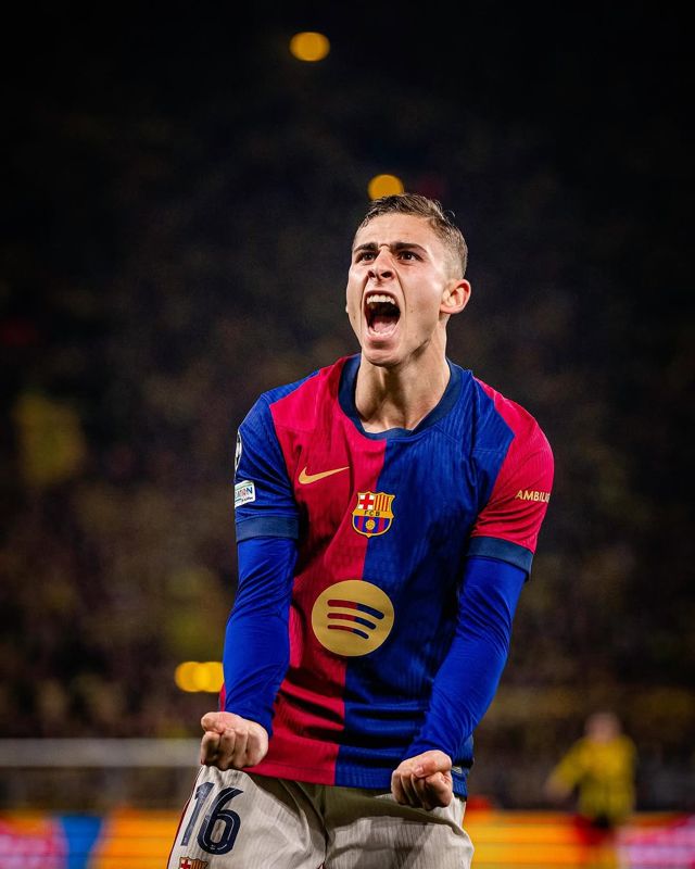 Хет-трик Гирасси не спас "Боруссию": "Барселона" в полуфинале Лиги чемпионов