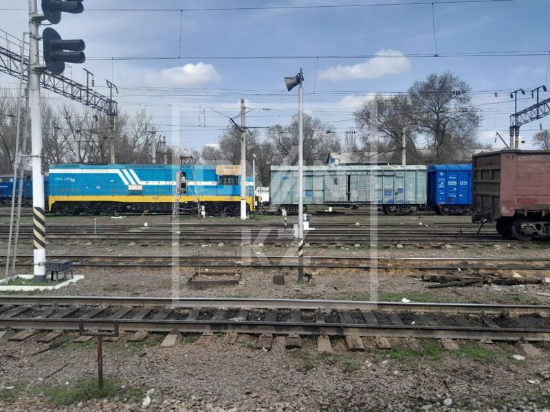 На железной дороге в Казахстане пострадали 39 человек, больше половины — погибли