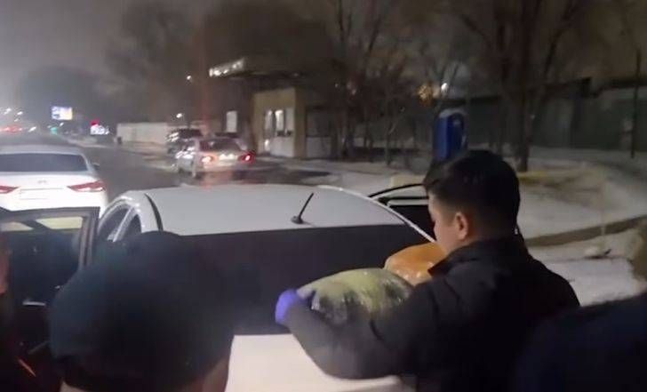 В Алматы задержали наркоторговцев с 10 кг гашиша