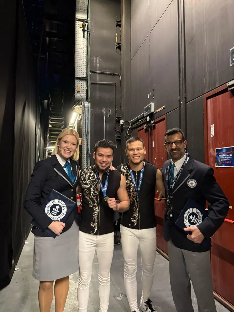 Акробатическая группа «СЕРБАТ»