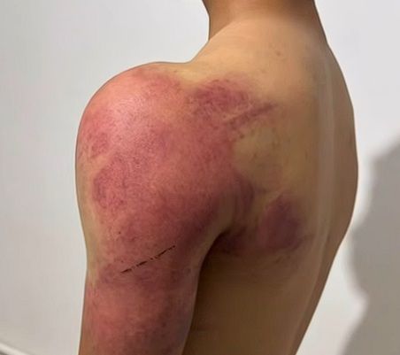 Старшеклассники устроили показательную порку среди школьников помладше