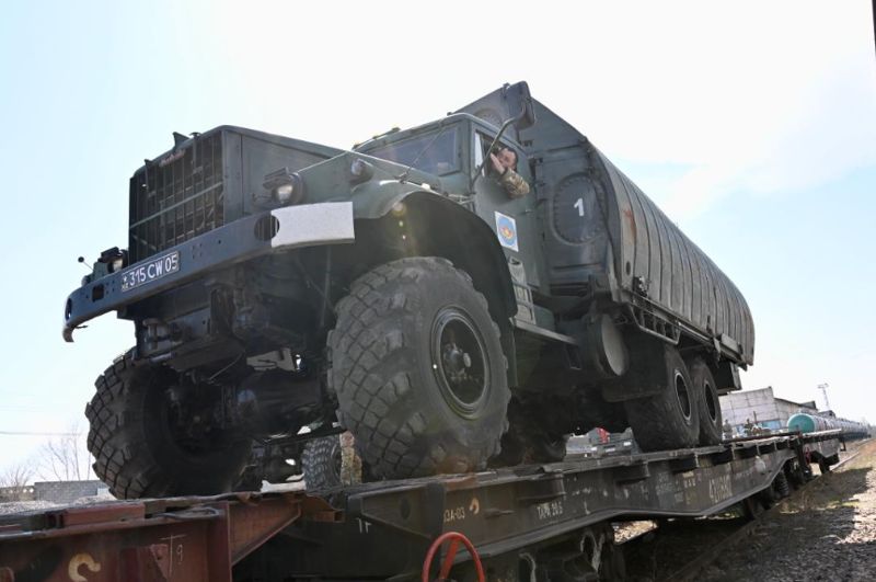 Военных отправили в Актюбинскую область возводить переправы на реках