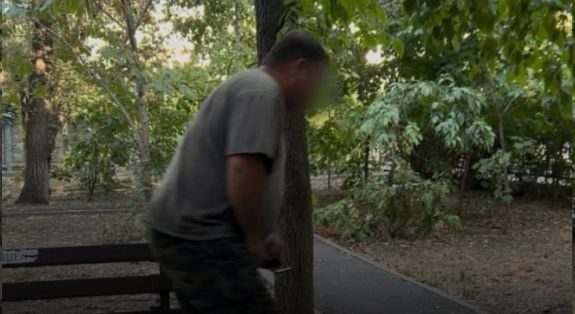 Мужчина мастурбировал и снимал девушку на видео в Алматы