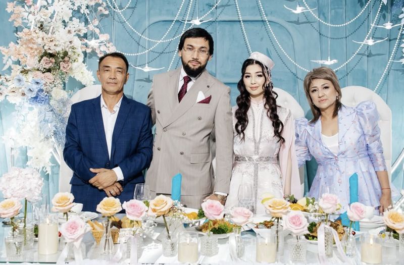 «Муж красивее, чем Райм»: экс-возлюбленная певца вышла замуж