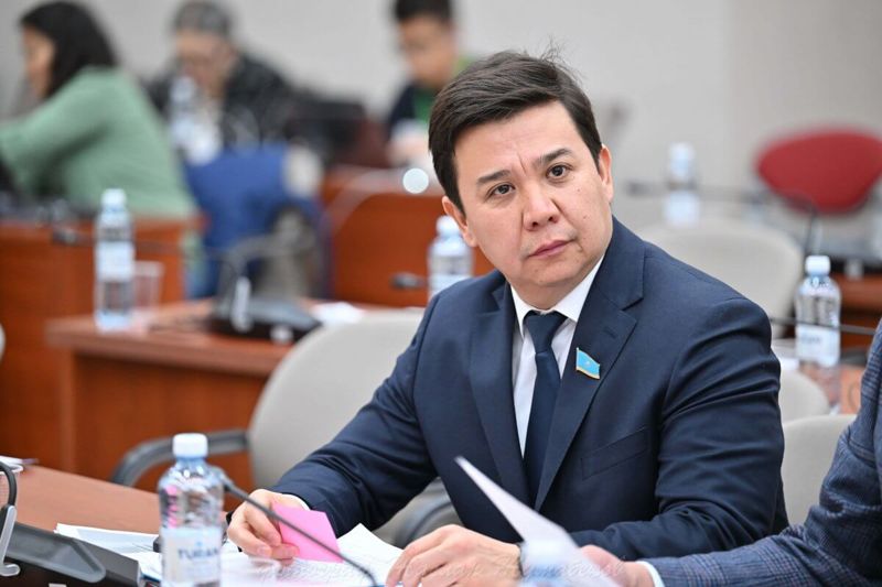 Не скрываю, что это мой сын: депутат публично ответил на обвинения