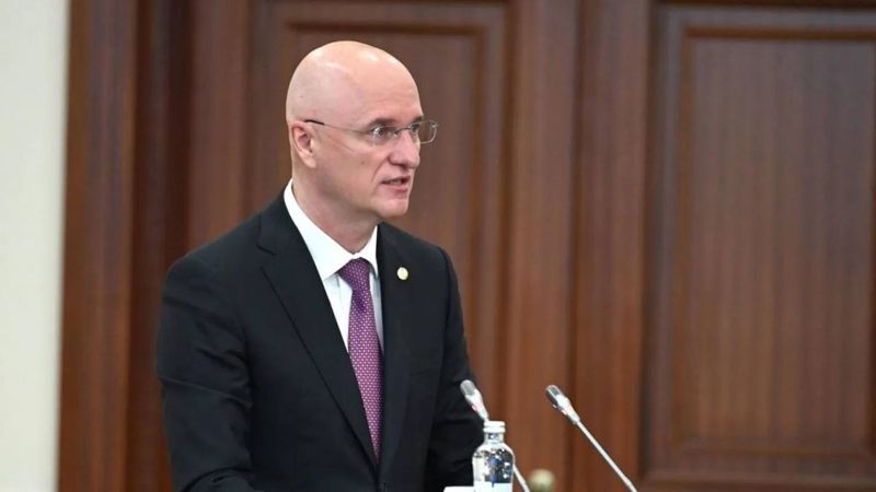 «Не вижу ничего особенного»: Скляр об увольнении Карабаева в день командировки