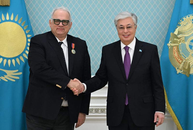 Глава Международной федерации борьбы оценил прогресс казахстанских спортсменов