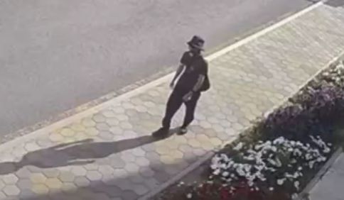 Разложил кирпичи на крыше, чтобы они падали на прохожих: полиция Караганды ищет подростка