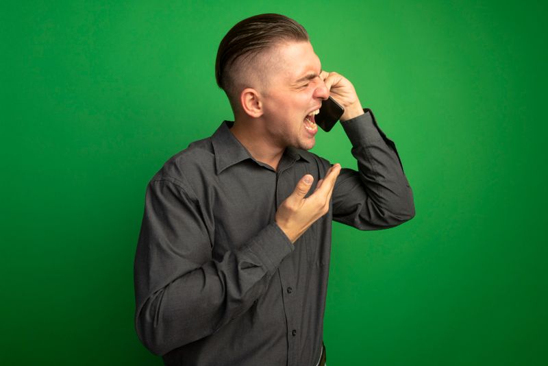 Жителя Жезказгана арестовали на 20 дней за преследование и оскорбление жены