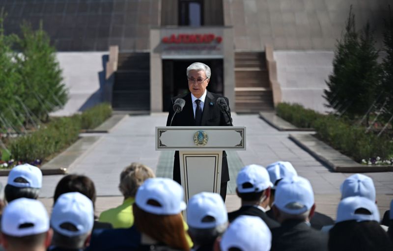 72 тома: Токаев о рассекреченных документах и реабилитированных жертвах политических репрессий