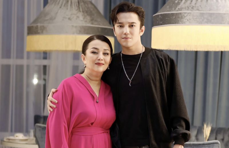 Мама Димаша Кудайбергена обратилась к его поклонникам