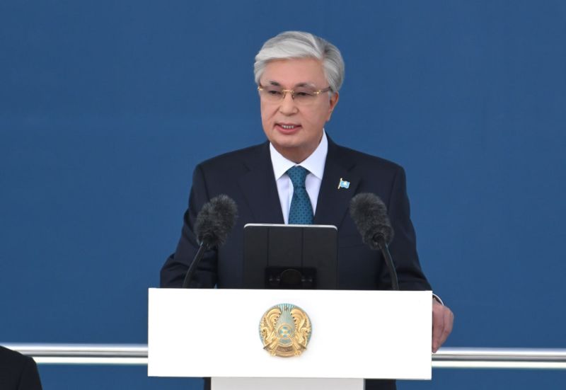 «Государство всегда будет поддерживать военных»: Токаев выступил на параде в Астане