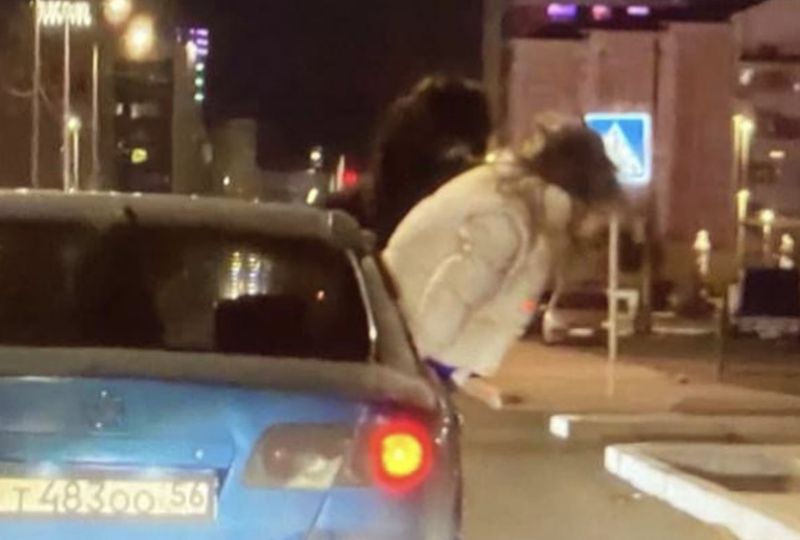 Девушки с Атырау угодили в полицию из-за опасного трюка