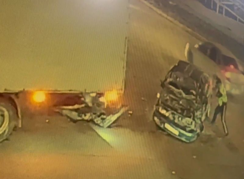 В Семее пьяный лихач попал в ДТП, пытаясь скрыться от полиции