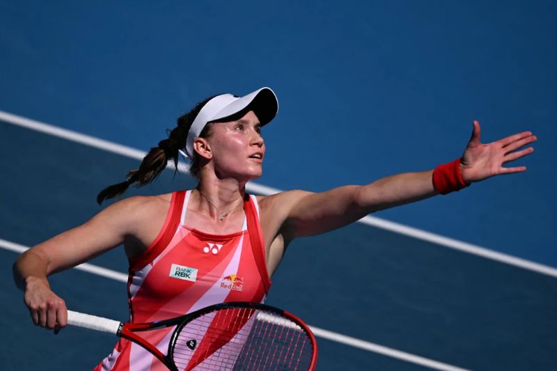 Елена Рыбакина вышла в полуфинал WTA-500 в Абу-Даби