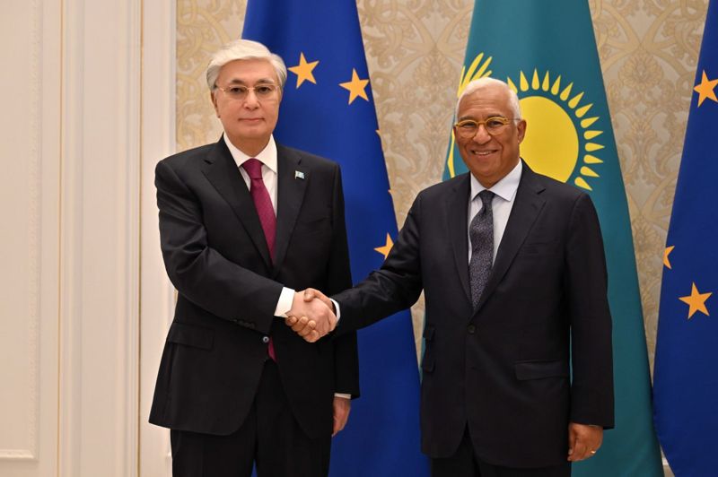 Токаев встретился в Узбекистане с президентом Европейского совета