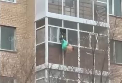 В Астане полицейские спасли девушку от суицида