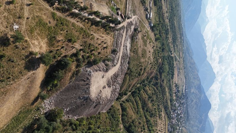 Катастрофа, а органы бездействуют: в Алматы лог засыпают строительным мусором