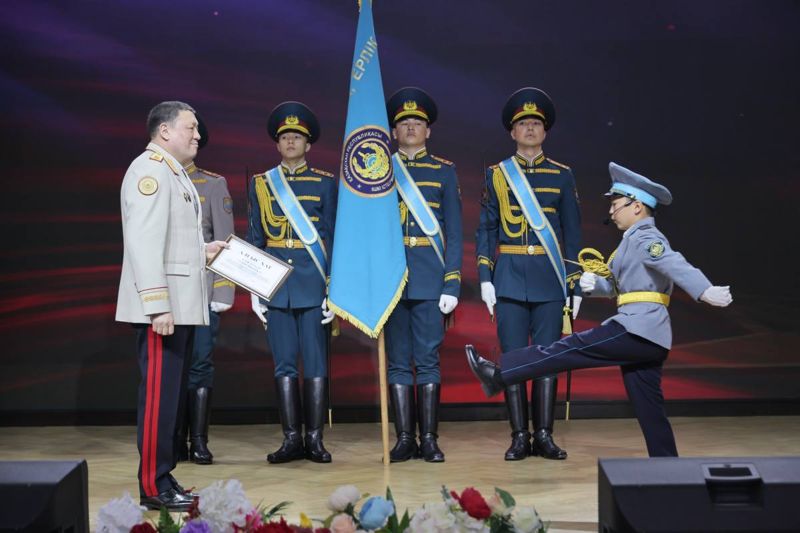 В МВД посмертно наградили полицейских, погибших на службе