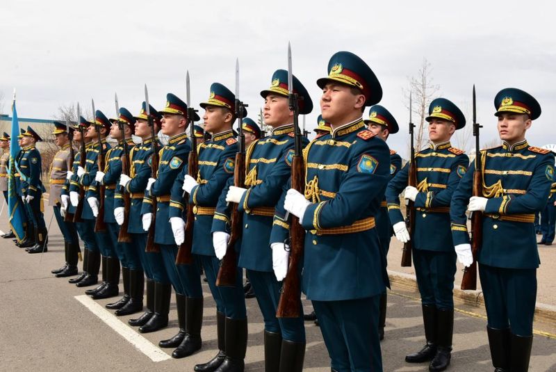 В Нацгвардии показали, как шьют парадную форму к 9 мая