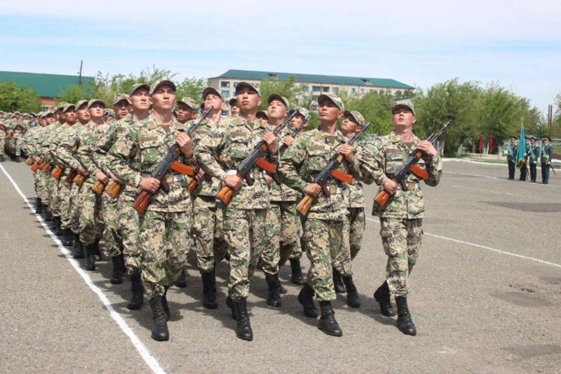 Қазақстанда әскери қызметшілерге бейне жетондар енгізу ұсынылды