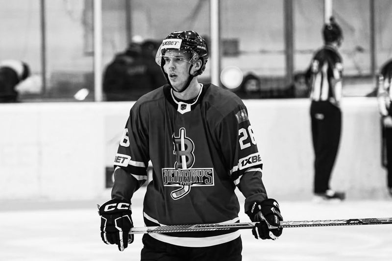 Ушёл из жизни 23-летний хоккеист "Бейбарыса" Олег Гофман