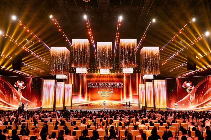 Казахстанский актер получил награду на престижном кинофестивале в Китае