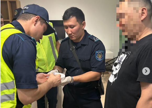 Алматы полициясы АҚШ-тан есірткіні алып алды