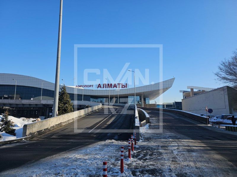 Сильный снегопад в Алматы: в аэропорту задерживают рейсы