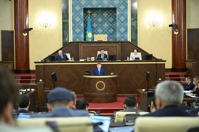 В мажилисе появился новый депутат после назначения министра просвещения