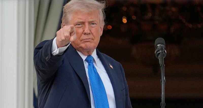 Дональд Трамп запретил въезд в США гражданам 12 стран