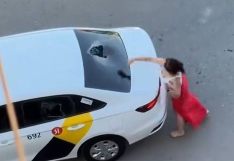 Исцарапала водителя и разбила монитор: суд вынес приговор женщине, разбившей авто