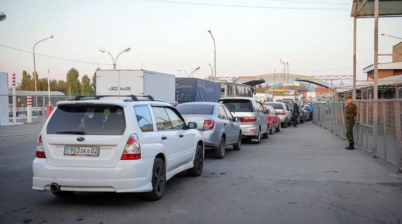 Новые правила въезда на авто вступили в Кыргызстане