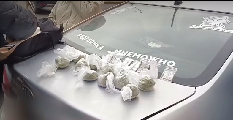 Подходи, налетай: астанчанин торговал наркотиками из багажника