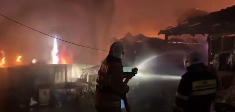 Два дома сгорели в Алматы