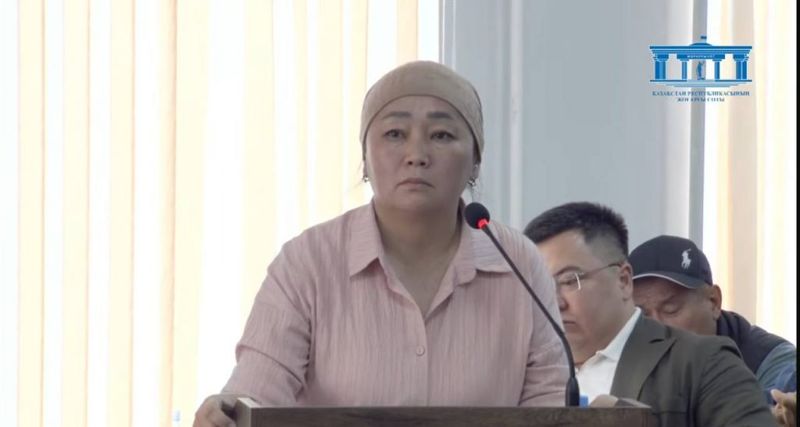 "Аузыңды жап, әйтпесе сені де өлтіреміз": Шерзат Полаттың анасы сотта сөйлей бастады