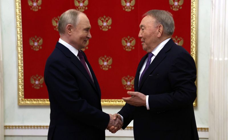 Что связывает Назарбаева и Путина: пресс-секретарь экс-президента раскрыл подробности