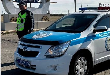 Один сбил, другой проехал по пешеходу и сбежал: в Аксу два водителя устроили смертельное ДТП