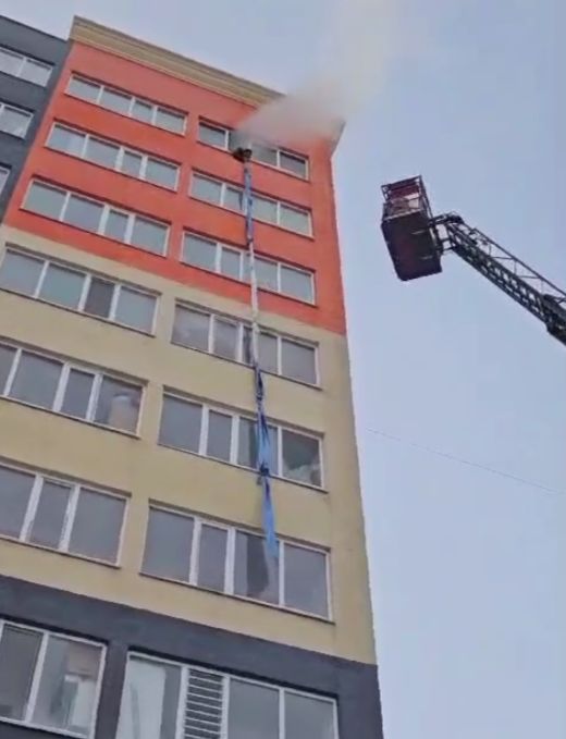 В Астане мужчина пытался спастись от пожара по простыням